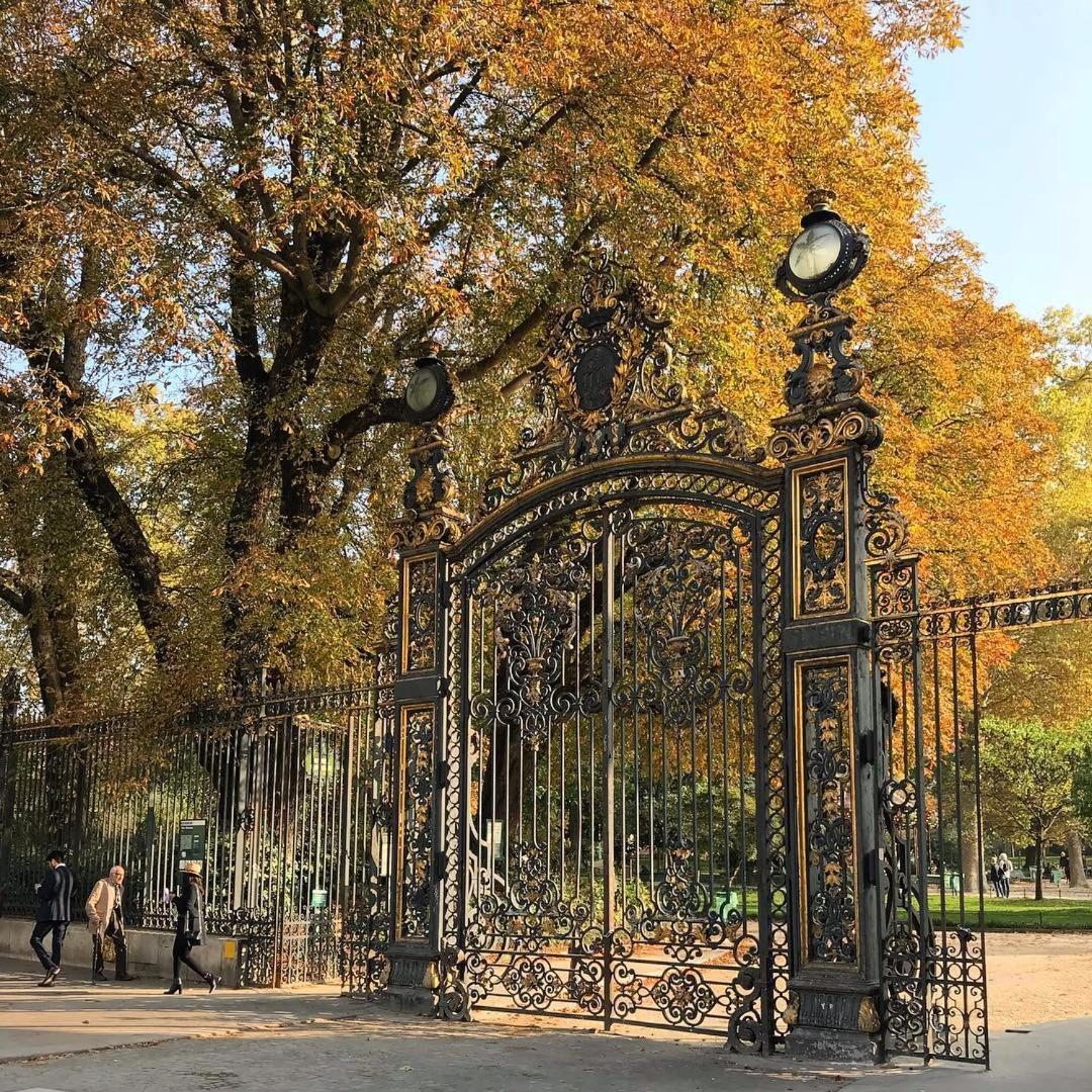 King Size Beds - Zen Monceau Paris